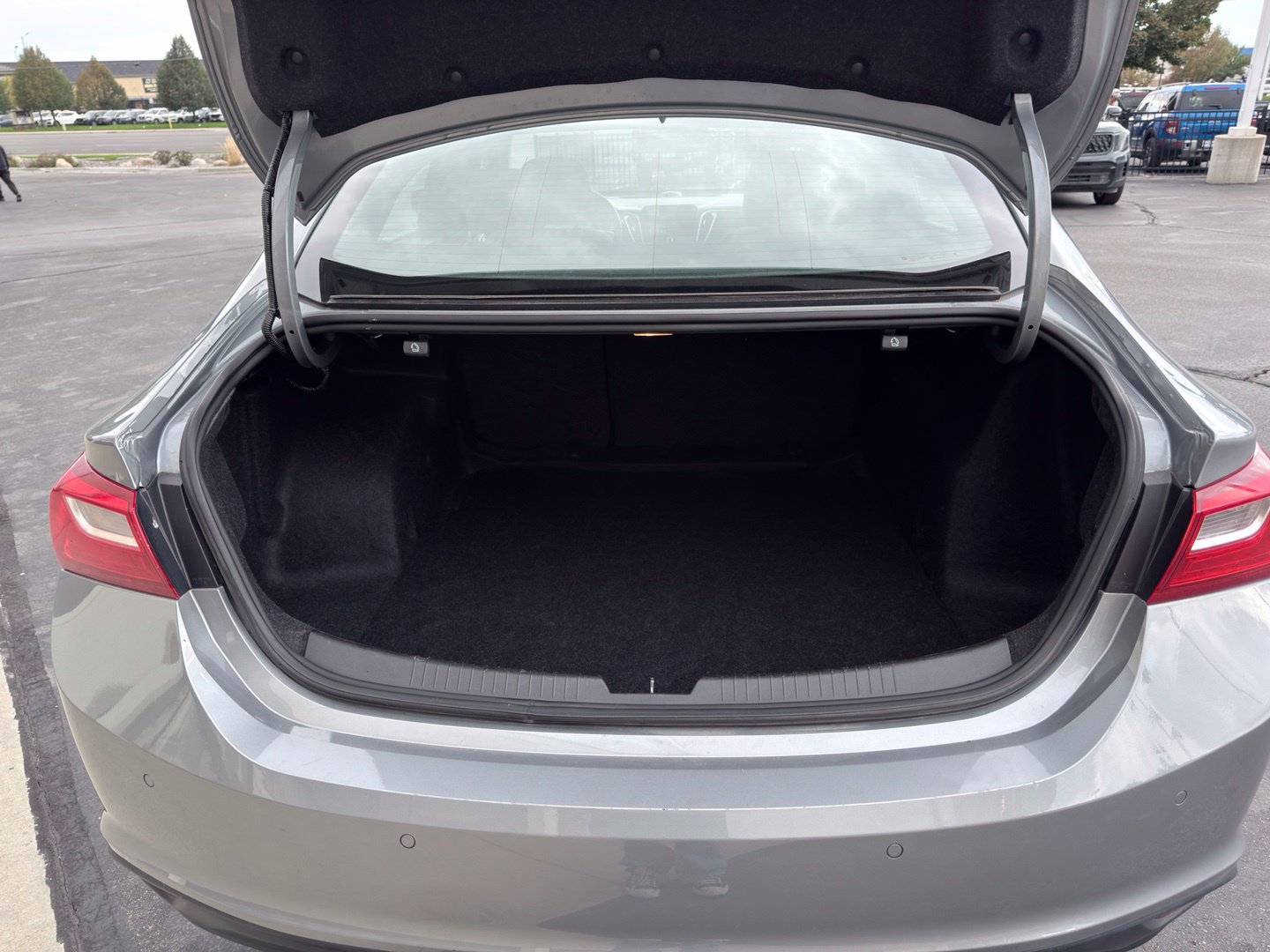 Used 2024 Chevrolet Malibu LT FWD image 32