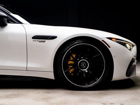 Used 2022 Mercedes-Benz SL 55 AMG 4MATIC w/ Driver Assistance Package image 14