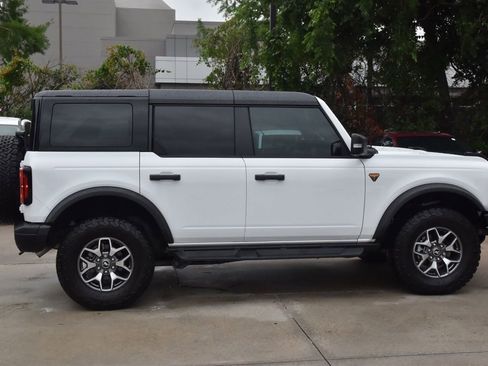 Certified 2024 Ford Bronco Badlands AWD/4WD image 6