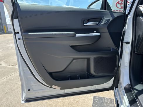 New 2026 Toyota Sienna Limited AWD/4WD image 9