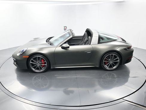 Used 2021 Porsche 911 Targa 4S w/ Sportdesign Package image 38