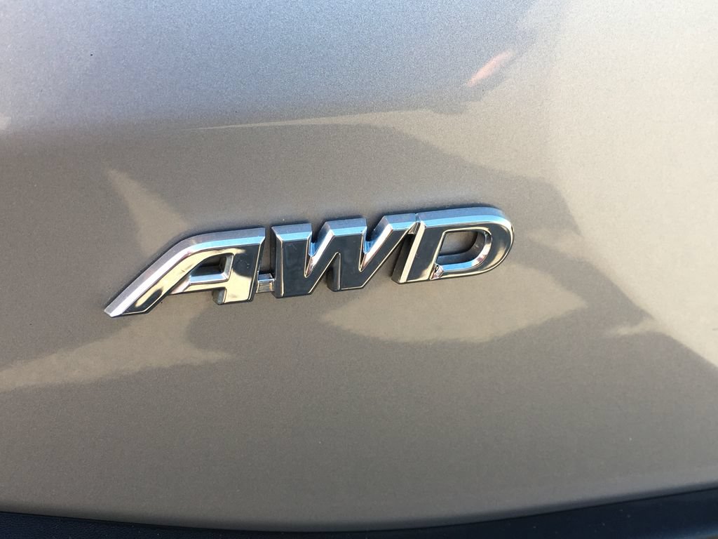 Used 2019 Toyota RAV4 LE w/ Carpet Mat Package AWD/4WD image 4