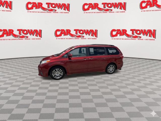 Used 2019 Toyota Sienna XLE FWD image 4