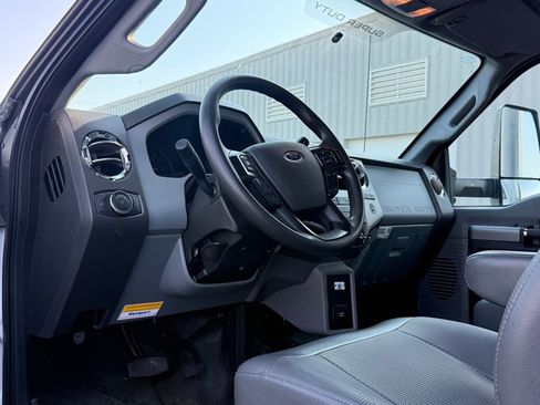 Used 2022 Ford F650 2WD Regular Cab Super Duty image 4