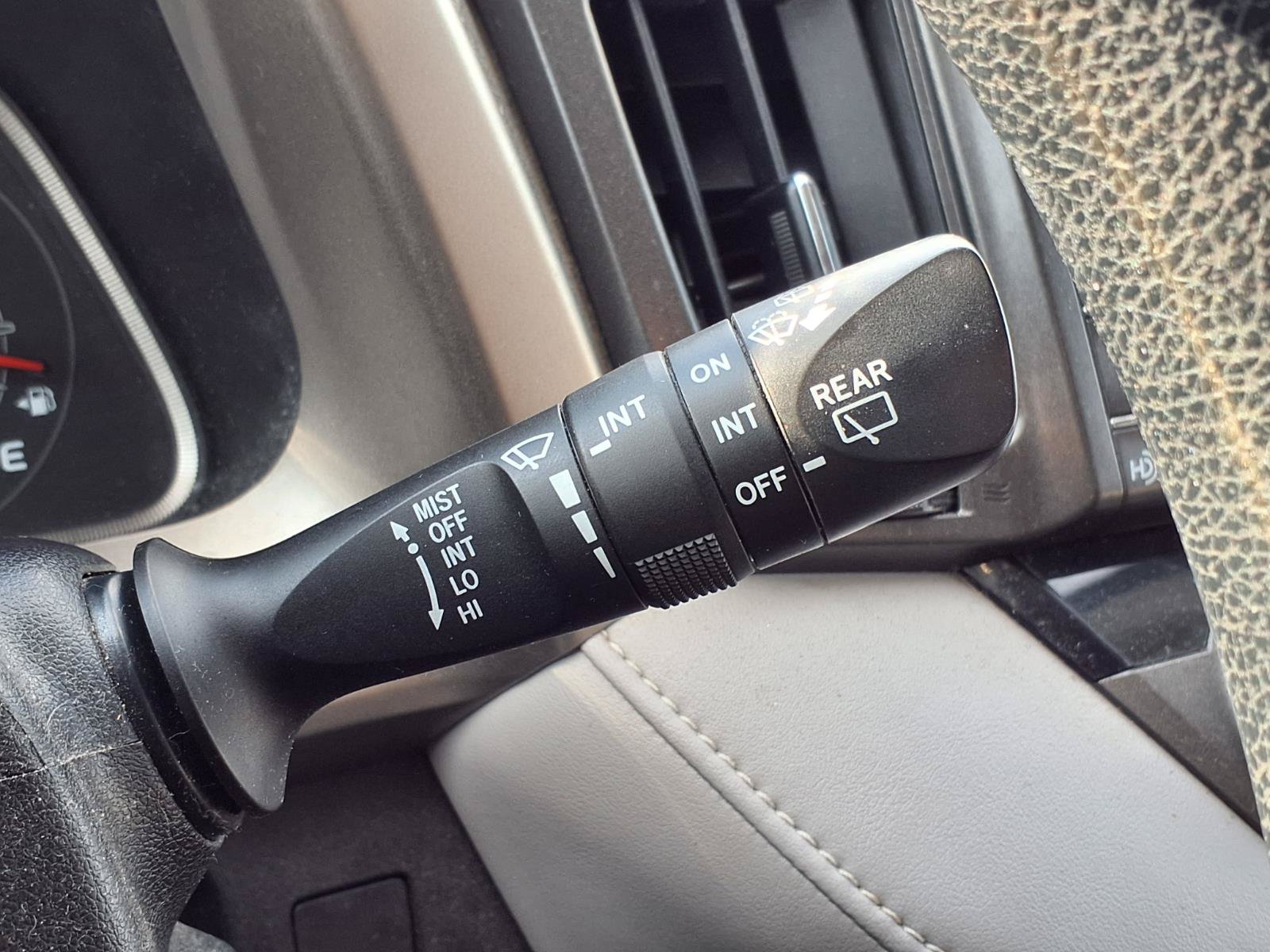 Used 2015 Toyota RAV4 XLE FWD image 19