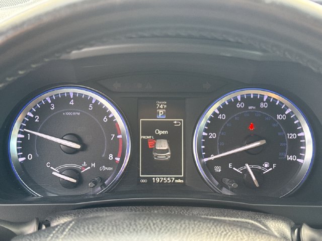 Used 2015 Toyota Highlander Limited w/ Driver Technology Package AWD/4WD image 26
