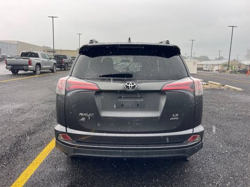Used 2016 Toyota RAV4 LE AWD/4WD image 4