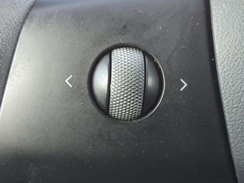 Used 2021 Tesla Model Y Long Range image 20