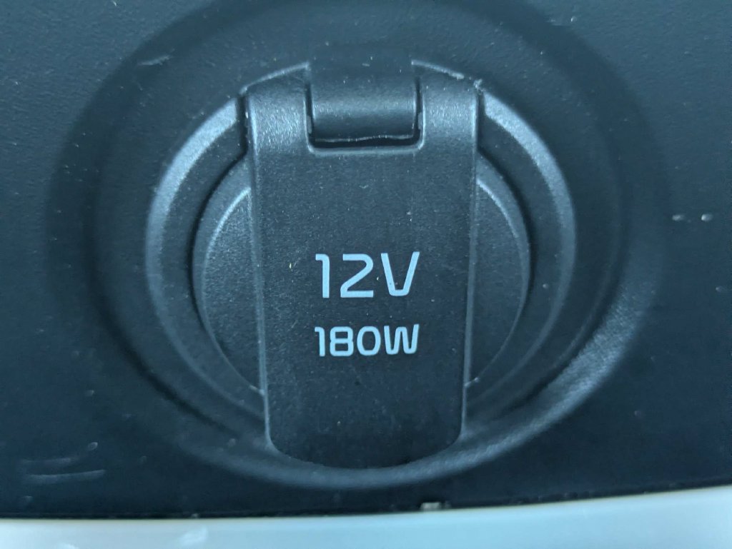 Used 2024 Kia Carnival EX FWD image 18