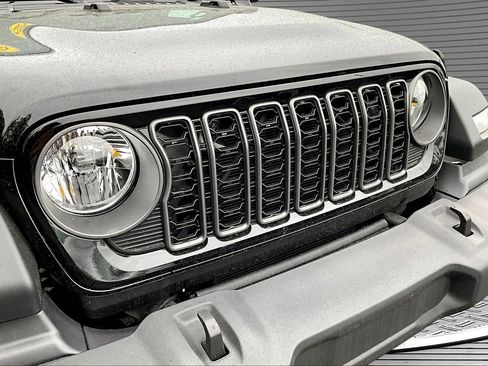 Used 2025 Jeep Wrangler Unlimited Sport AWD/4WD image 24