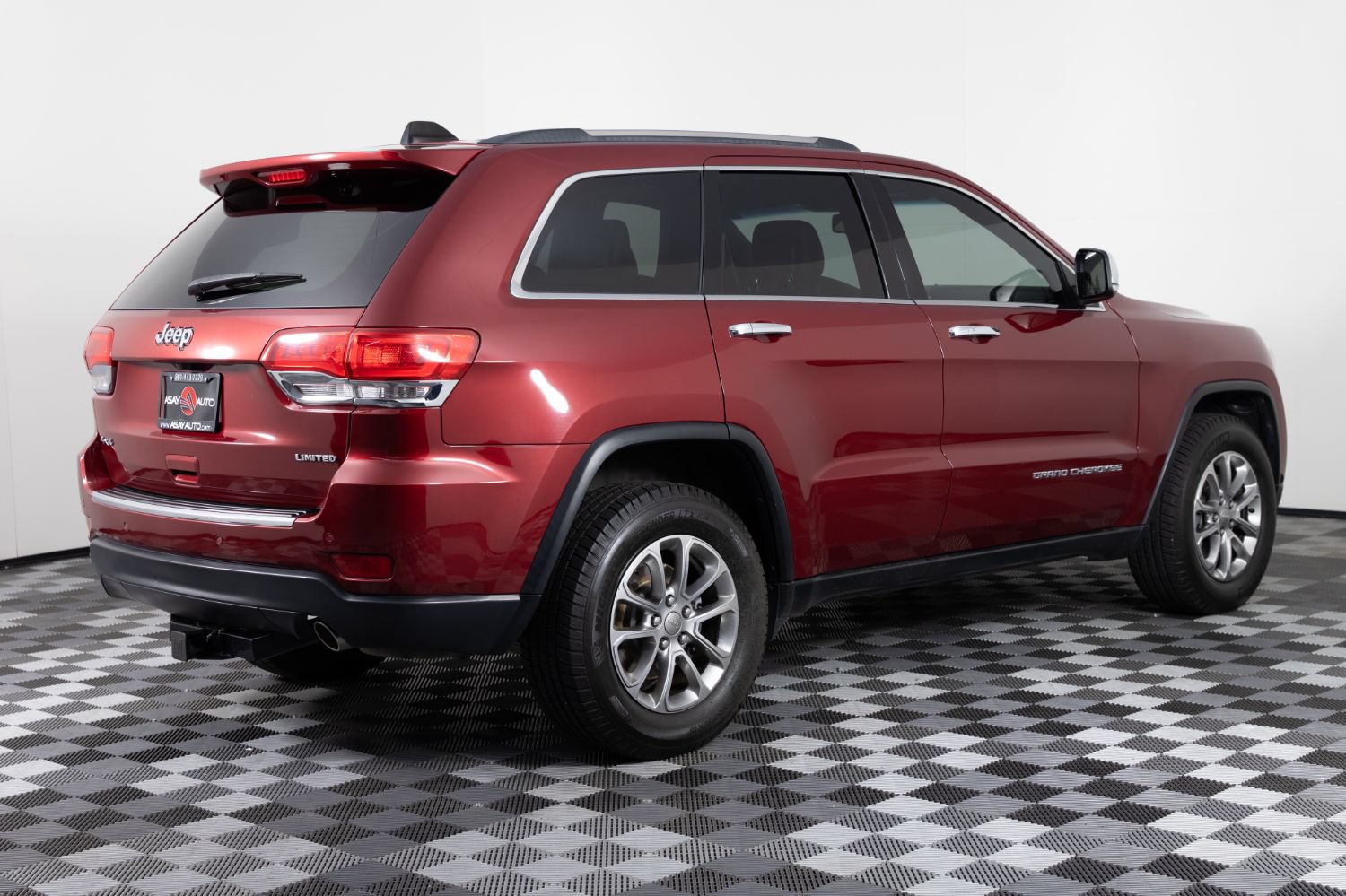 Used 2015 Jeep Grand Cherokee Limited AWD/4WD image 8