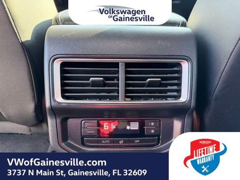 Used 2025 Volkswagen Atlas SE image 13
