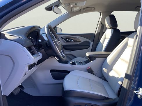 Used 2024 GMC Terrain SLT w/ Tech Package image 16