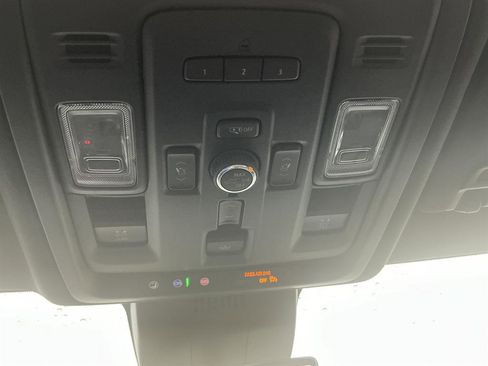 Used 2024 GMC Yukon Denali w/ Advanced Technology Package image 32