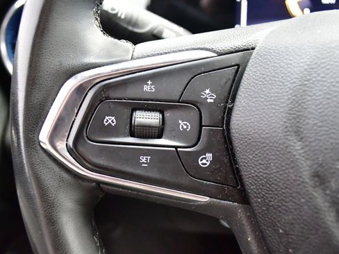 Used 2025 Chevrolet Trax LT w/ LT Convenience Package FWD image 26