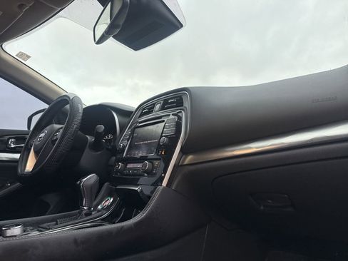 Used 2022 Nissan Maxima SV w/ Floor Mat Group image 28