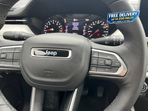Used 2025 Jeep Compass Limited AWD/4WD image 29