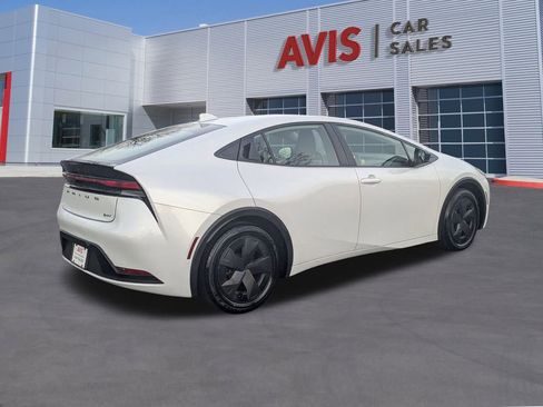 Used 2024 Toyota Prius LE image 6