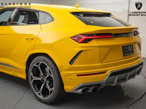 Used 2022 Lamborghini Urus image 14