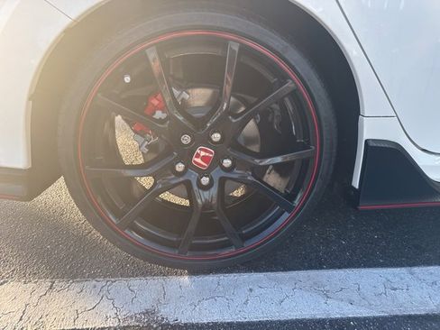 Used 2019 Honda Civic Type R image 5