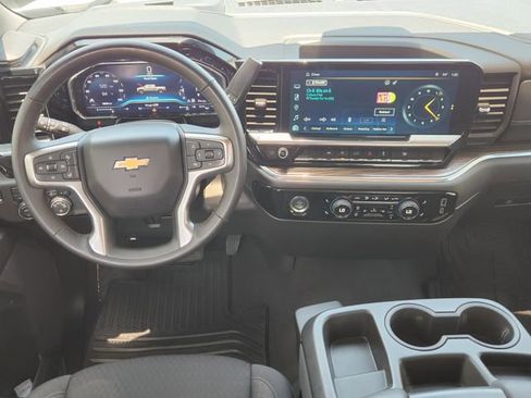 Used 2024 Chevrolet Silverado 1500 LT AWD/4WD image 25