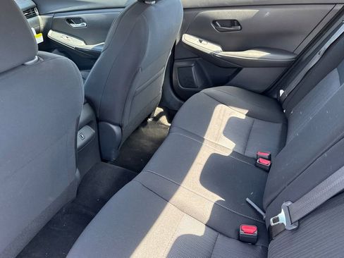 Used 2025 Nissan Sentra SV FWD image 12