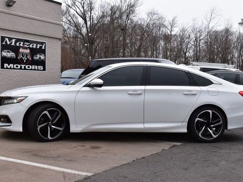 Used 2018 Honda Accord Sport image 3