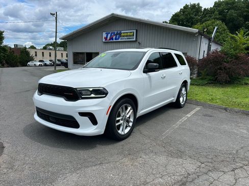 Used 2024 Dodge Durango GT RWD image 2