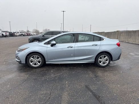 Used 2017 Chevrolet Cruze LT w/ Sun And Sound Package image 4