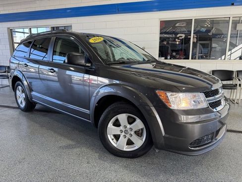 Used 2016 Dodge Journey SE w/ Flexible Seating Group image 2