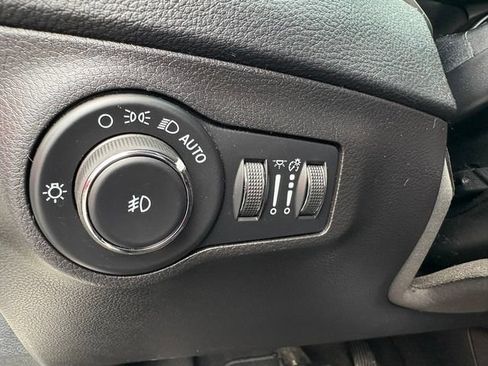 Used 2021 Jeep Compass Latitude AWD/4WD image 27