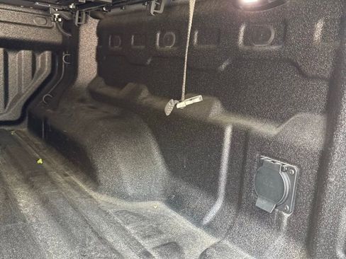 Used 2024 GMC Canyon Denali AWD/4WD image 15