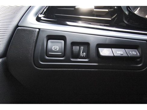 Used 2025 Cadillac XT6 Premium Luxury w/ Platinum Package FWD image 20