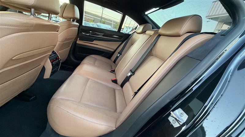 Used 2015 BMW 750i xDrive AWD/4WD image 49