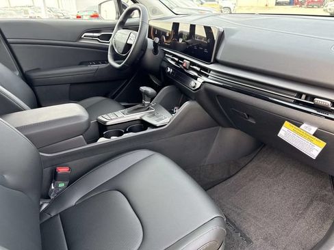 Certified 2026 Kia Sportage EX FWD image 16