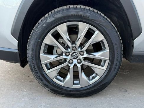 Used 2021 Toyota RAV4 Limited image 10