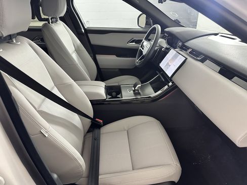 New 2026 Land Rover Range Rover Velar Dynamic SE image 18