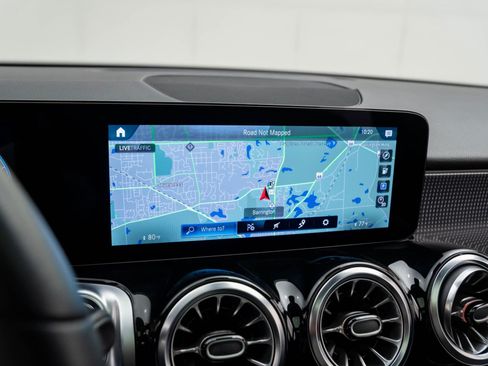 Used 2023 Mercedes-Benz EQB 350 4MATIC SUV image 30