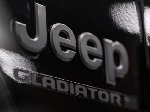 Used 2026 Jeep Gladiator Sport image 35