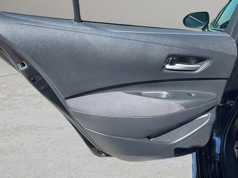 Used 2021 Toyota Corolla LE image 17