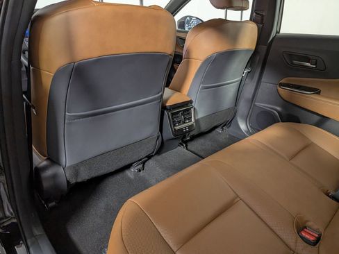 Used 2025 Toyota Crown Signia image 39