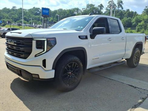 Used 2023 GMC Sierra 1500 Elevation w/ X31 Off-Road Package AWD/4WD image 4