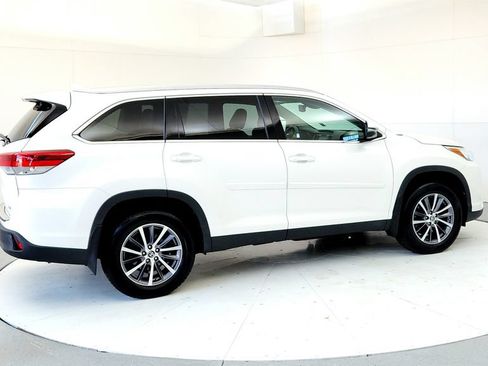 Used 2019 Toyota Highlander XLE w/ Protection Package #3 AWD/4WD image 6