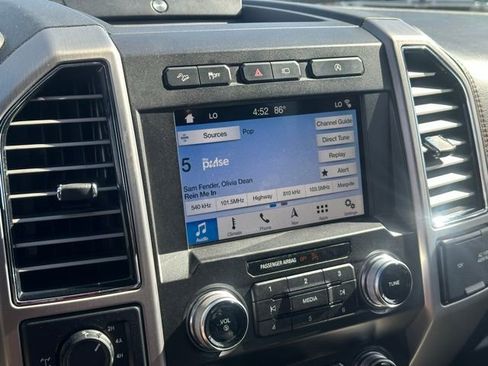 Used 2019 Ford F150 Platinum w/ Equipment Group 701A Luxury AWD/4WD image 9