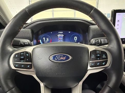 Used 2025 Ford Explorer Active w/ Active Comfort Package AWD/4WD image 30