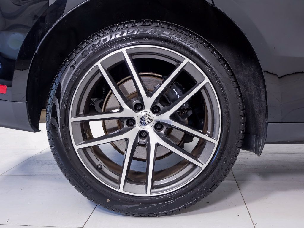 Certified 2026 Porsche Macan AWD/4WD image 33