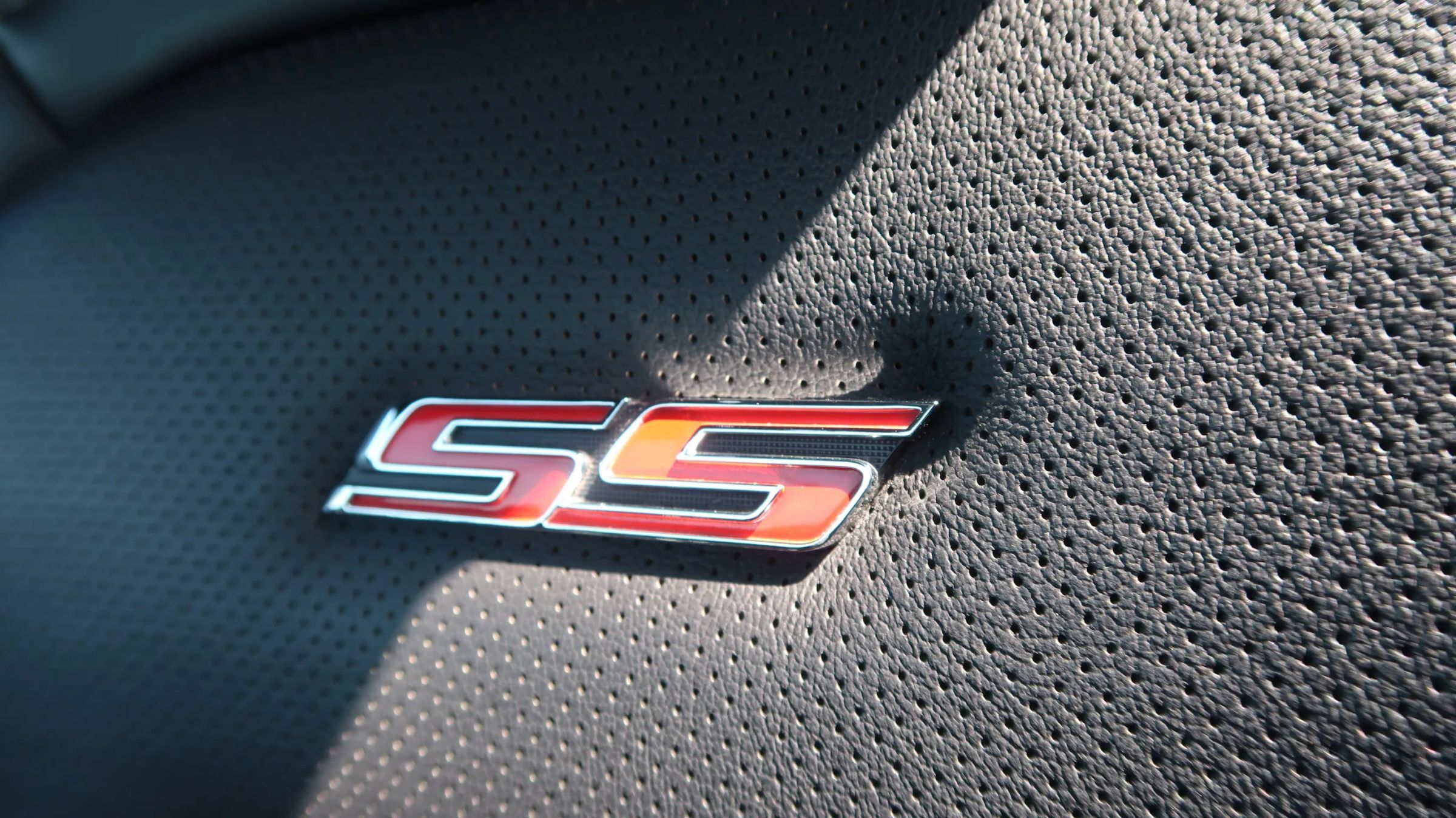 Used 2018 Chevrolet Camaro SS RWD image 28
