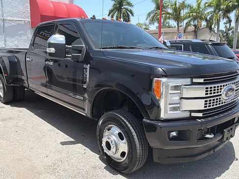 Used 2019 Ford F350 Platinum w/ Platinum Ultimate Package AWD/4WD image 2