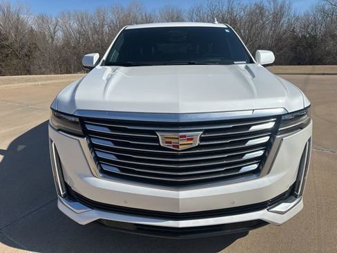 Used 2022 Cadillac Escalade Premium Luxury Platinum image 8