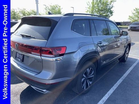 Used 2024 Volkswagen Atlas SE AWD/4WD image 4